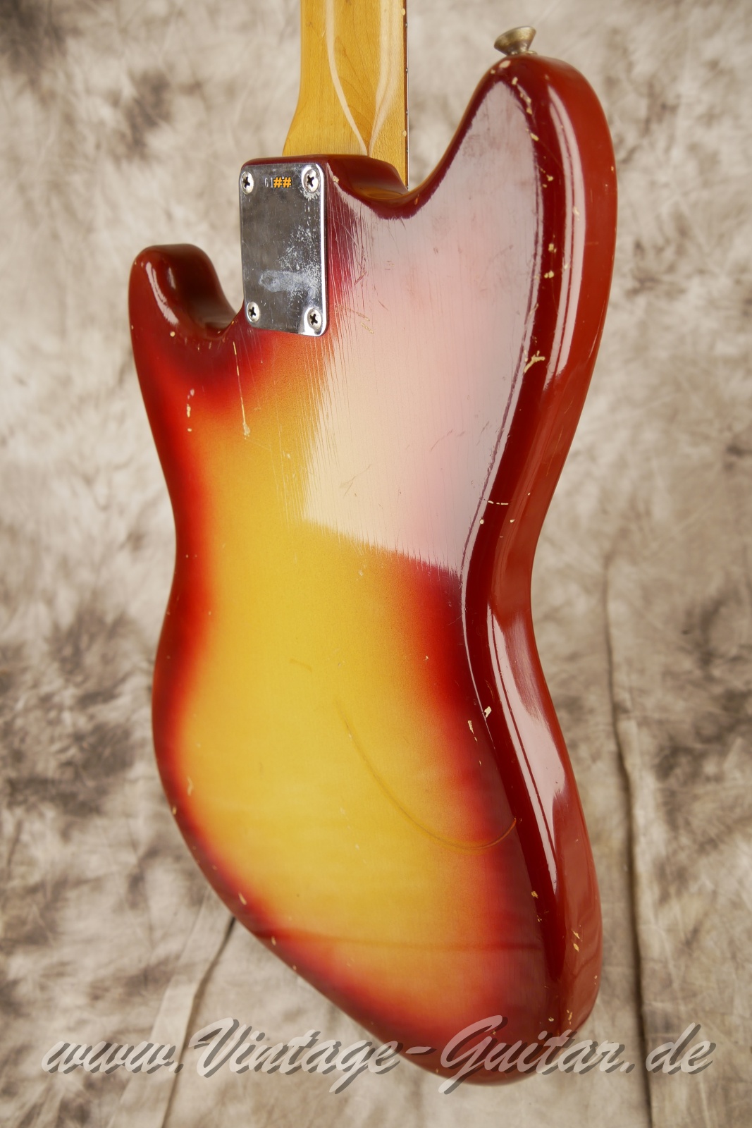 Fender_Duo_Sonic_sunburst_USA_1962-012.JPG