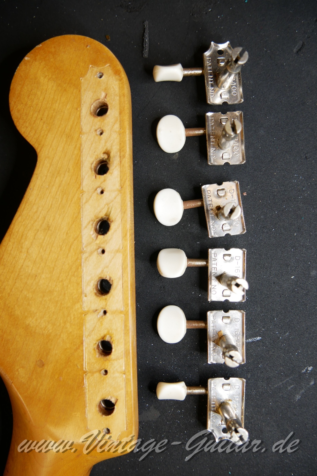 Fender_Duo_Sonic_sunburst_USA_1962-025.JPG