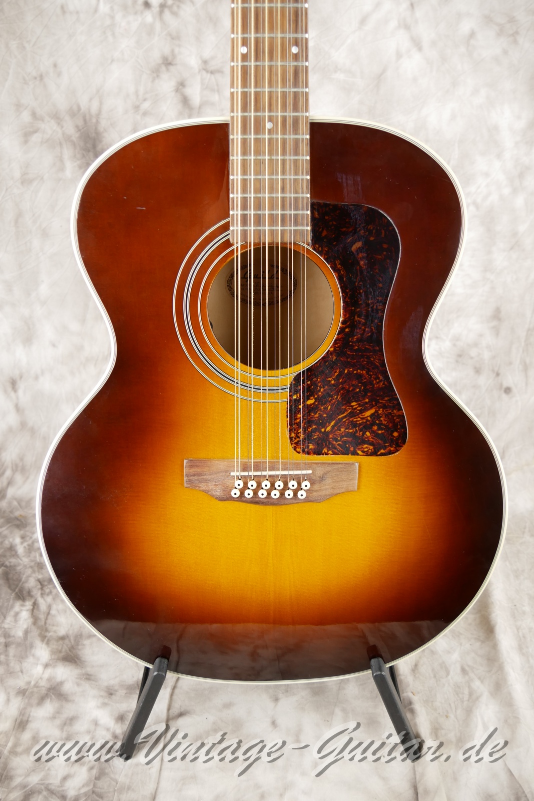Guild_JF13-12_sunburst_1995-007.JPG
