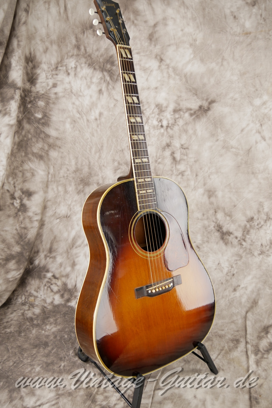 Gibson_SJ-50_1948-007.JPG