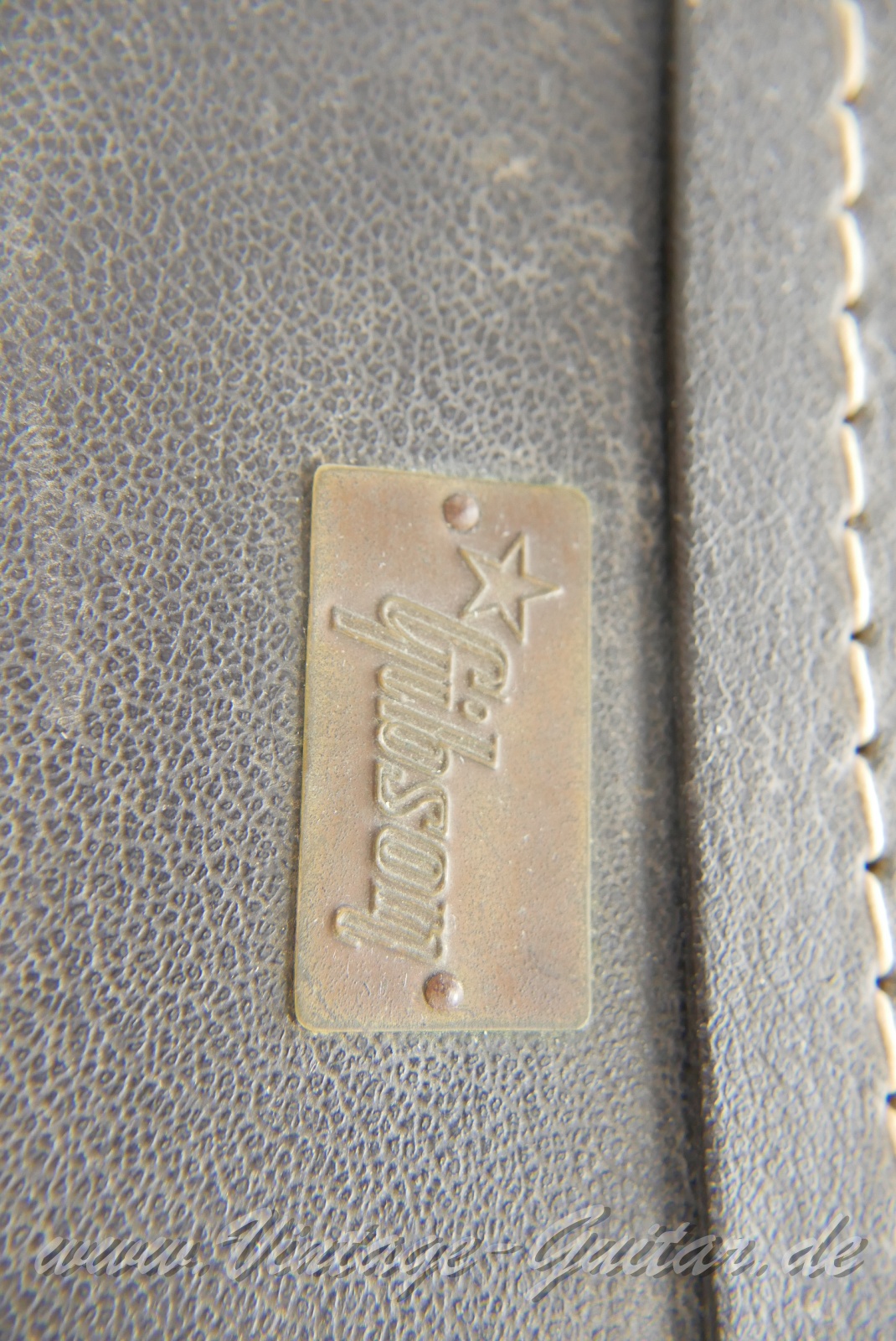 Gibson-Case-1966-003.JPG