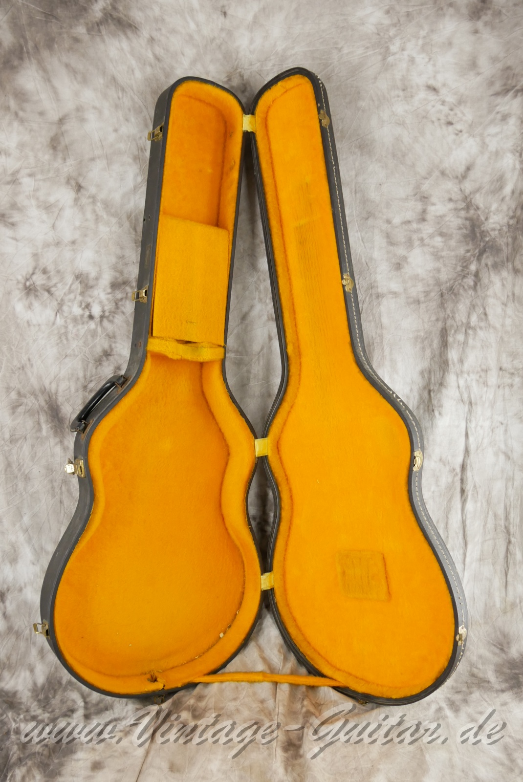 Gibson-Case-1966-006.JPG