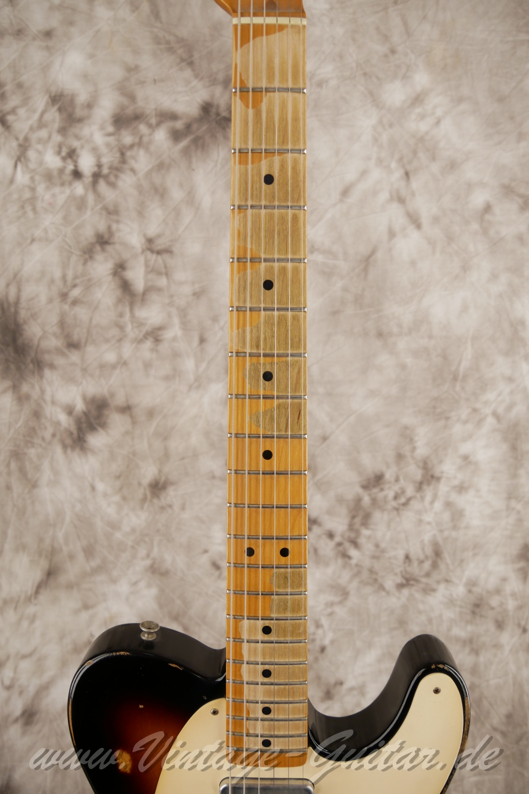 img/vintage/6399/fender_telecaster_roadworn_1950s_sunburst_mexico-005.jpg