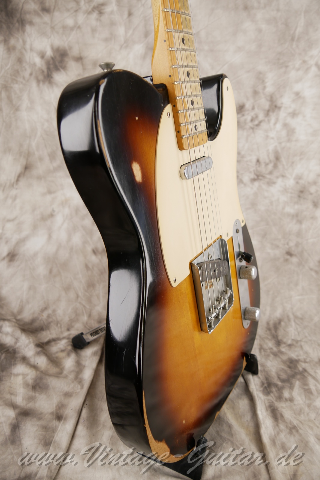 img/vintage/6399/fender_telecaster_roadworn_1950s_sunburst_mexico-009.jpg