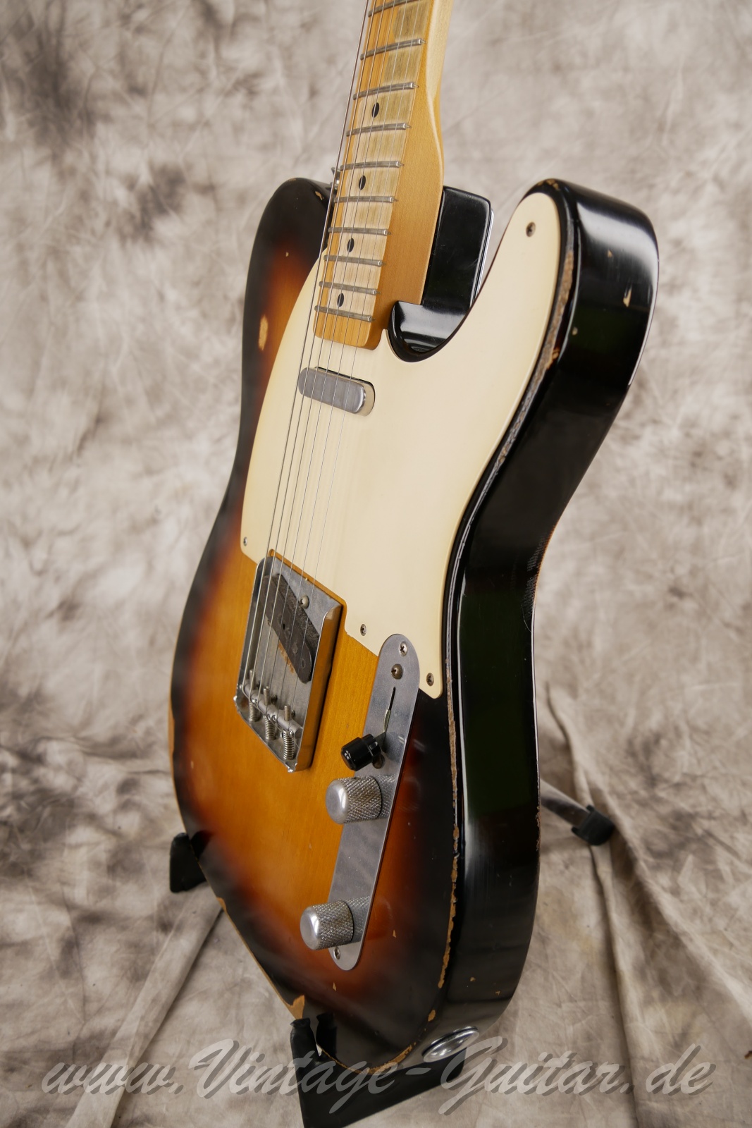 img/vintage/6399/fender_telecaster_roadworn_1950s_sunburst_mexico-010.jpg