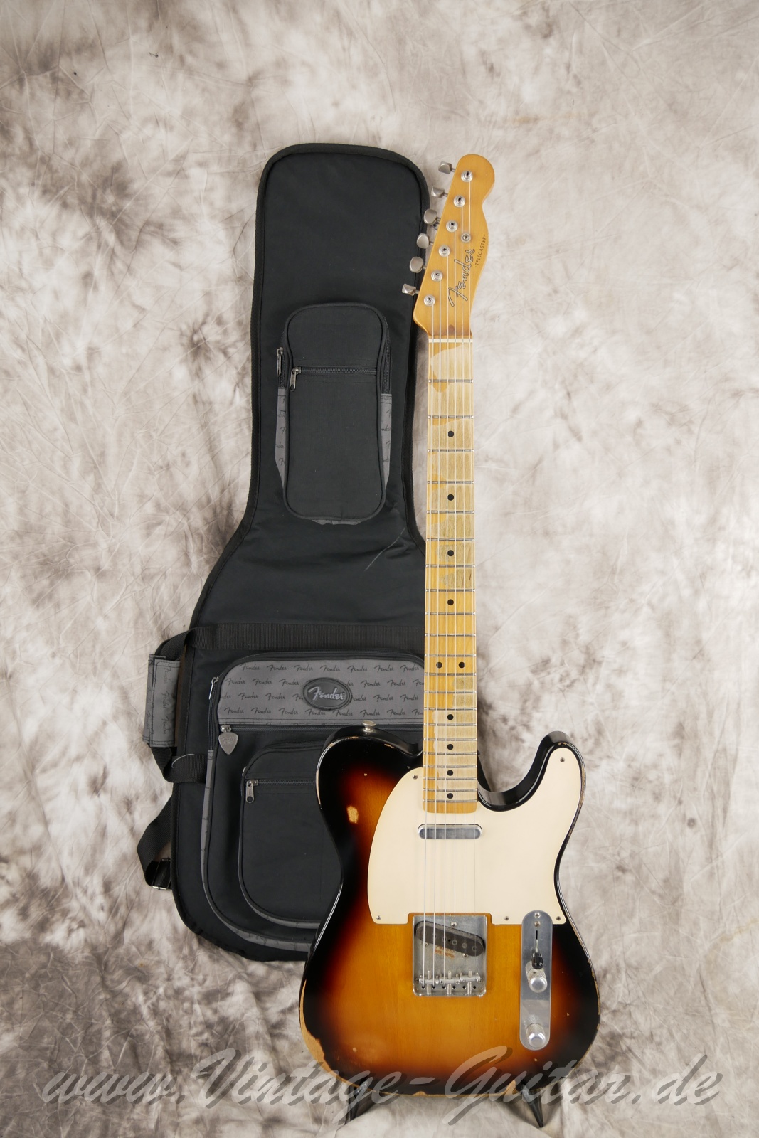 img/vintage/6399/fender_telecaster_roadworn_1950s_sunburst_mexico-014.jpg