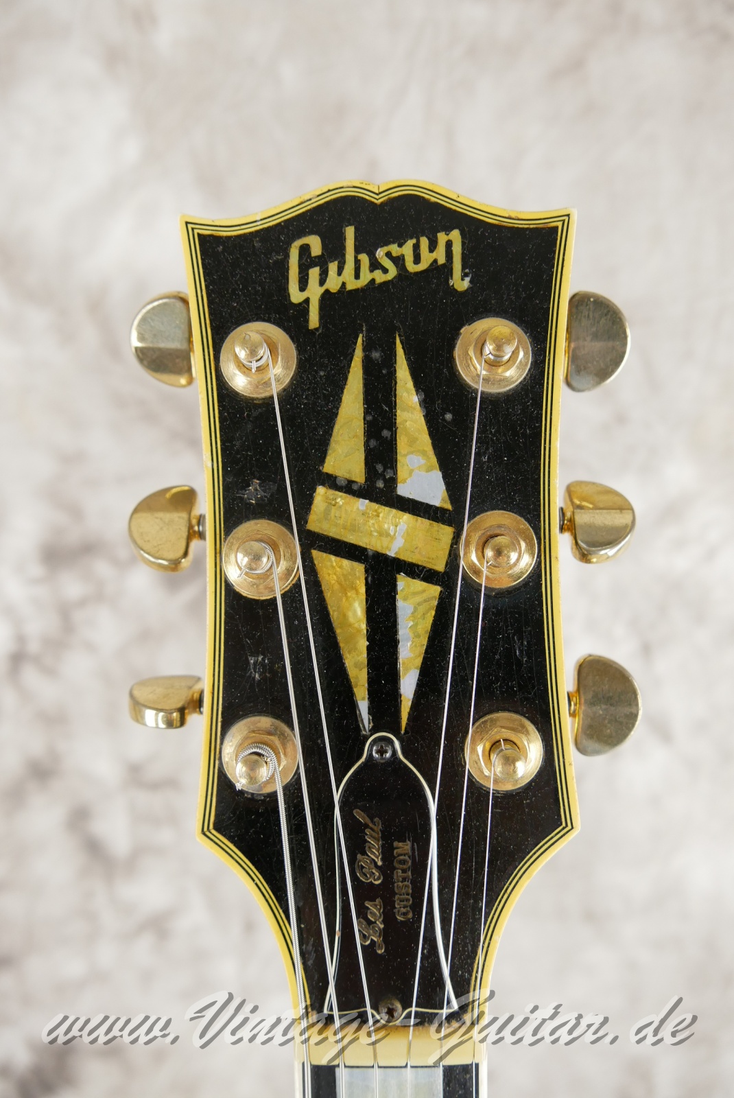 Gibson_Les_Paul_Custom_one_piece_body_USA_black_1969-003.JPG