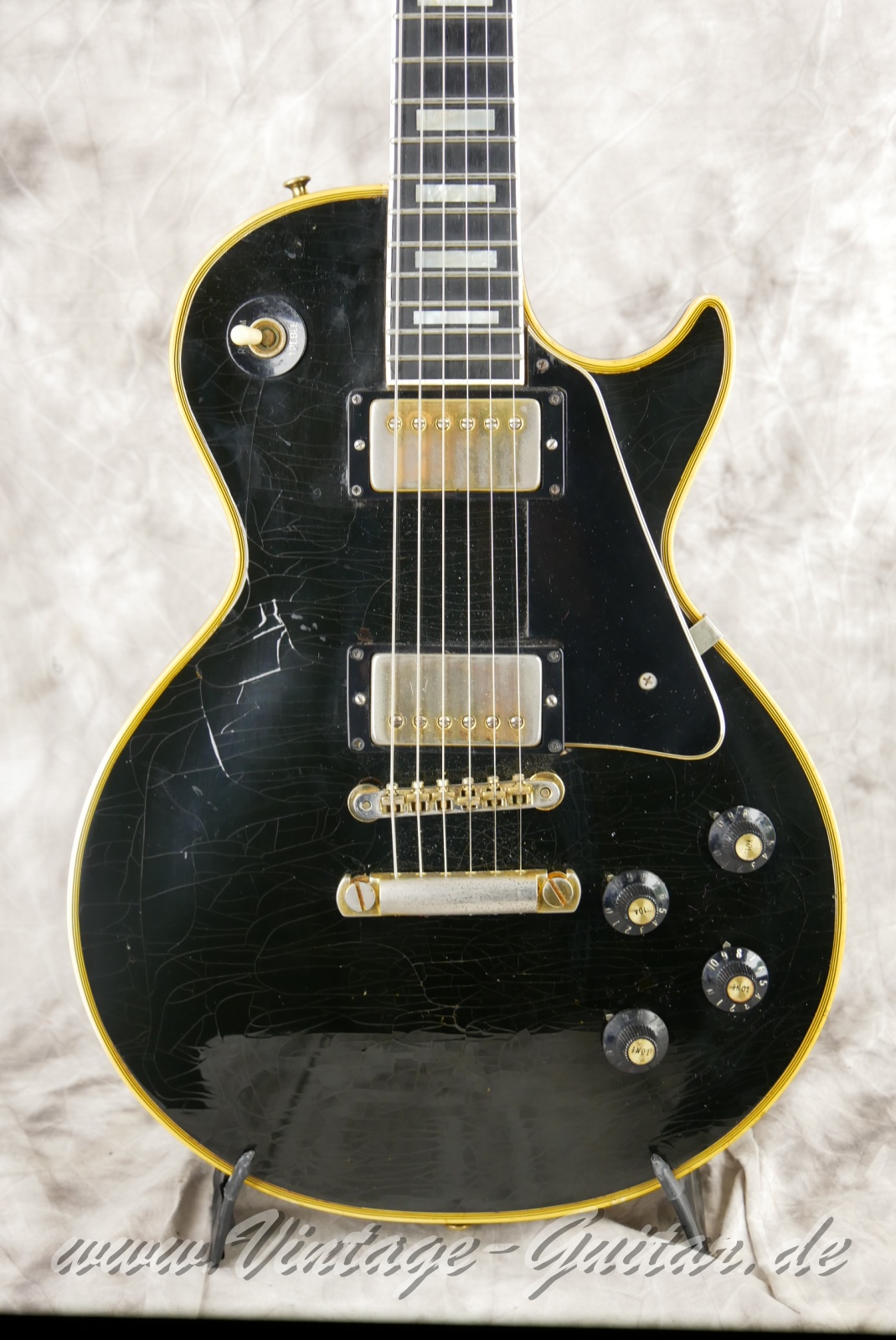 Gibson_Les_Paul_Custom_one_piece_body_USA_black_1969-007.JPG
