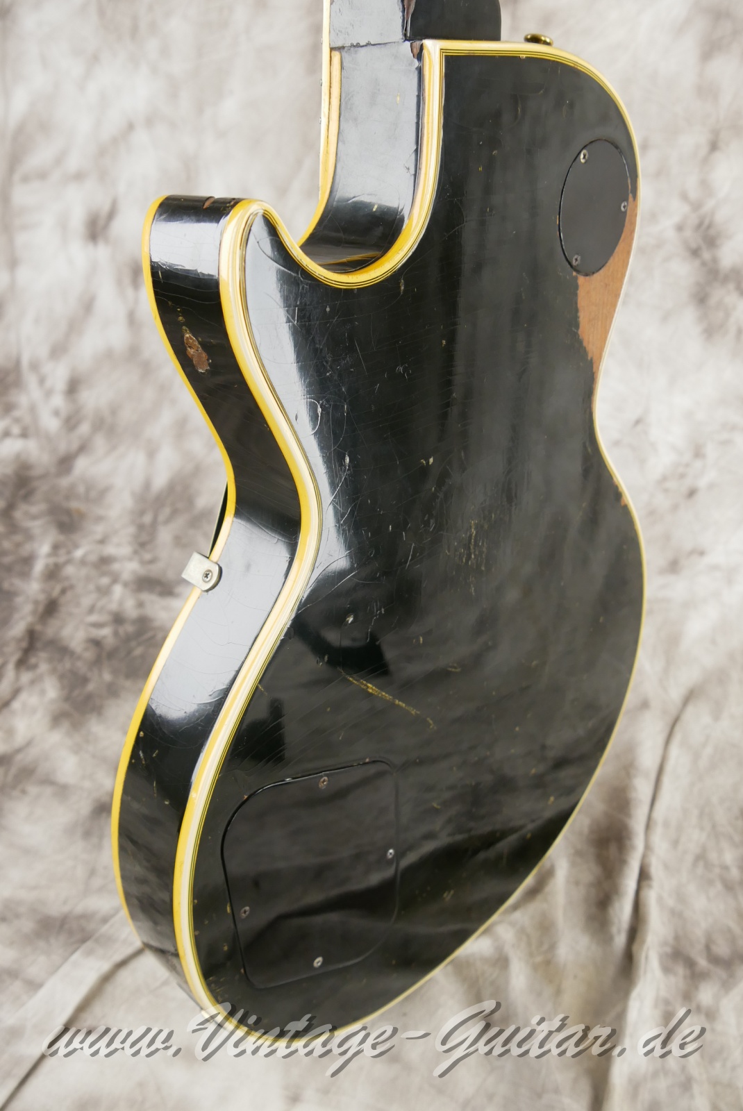Gibson_Les_Paul_Custom_one_piece_body_USA_black_1969-011.JPG