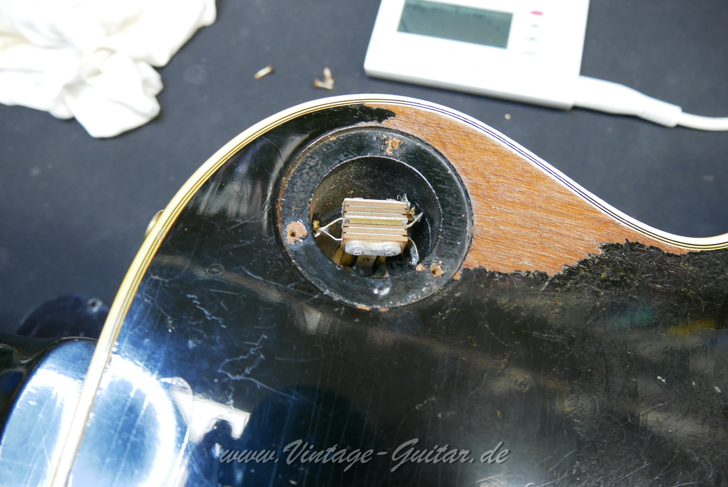 Gibson_Les_Paul_Custom_one_piece_body_USA_black_1969-016.JPG