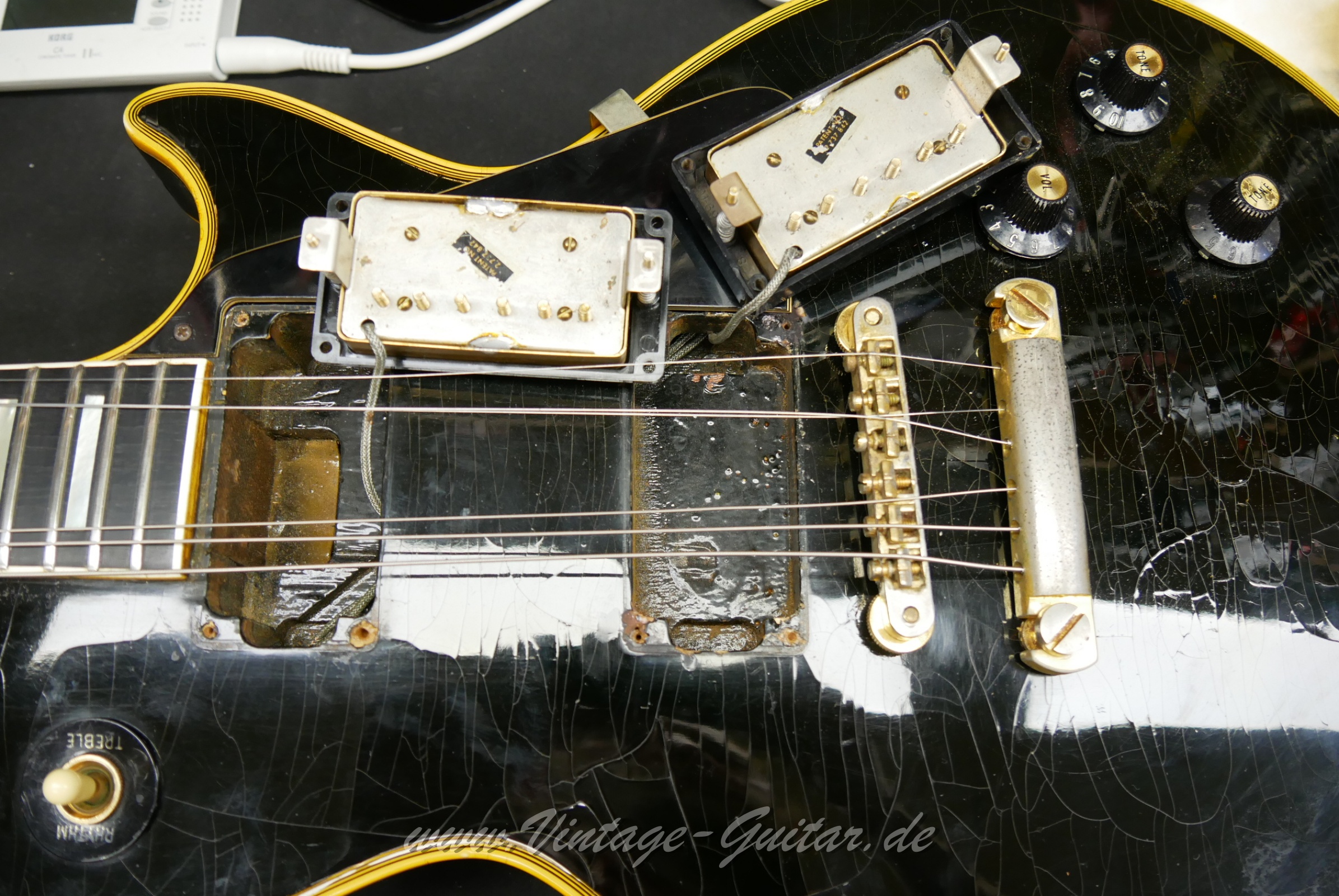 Gibson_Les_Paul_Custom_one_piece_body_USA_black_1969-019.JPG