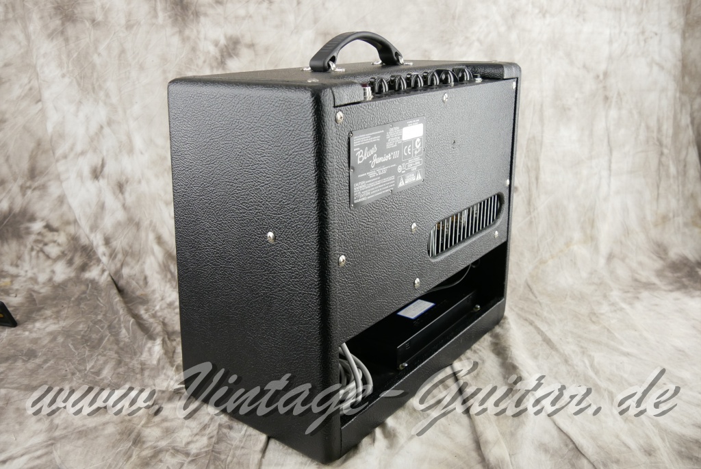 Fender_Blues_Junior_black_panel_PR295_Mexico_2010-005.JPG