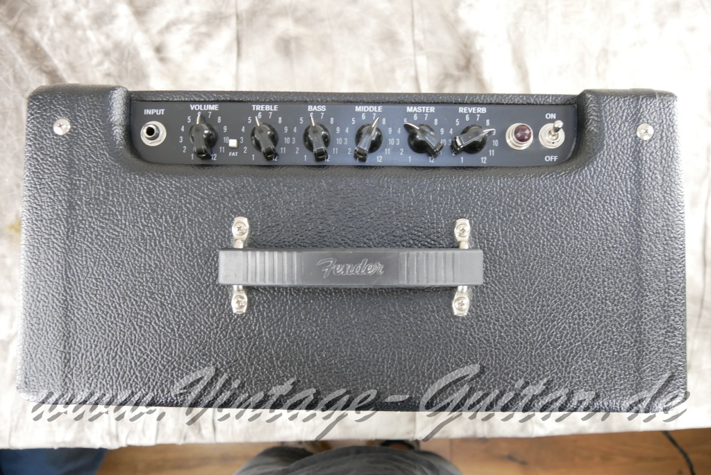 Fender_Blues_Junior_black_panel_PR295_Mexico_2010-007.JPG