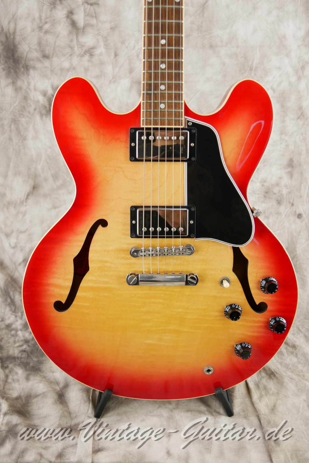 img/vintage/6408/Gibson_ES_335_cherry_sunburst_USA_2010-007.JPG