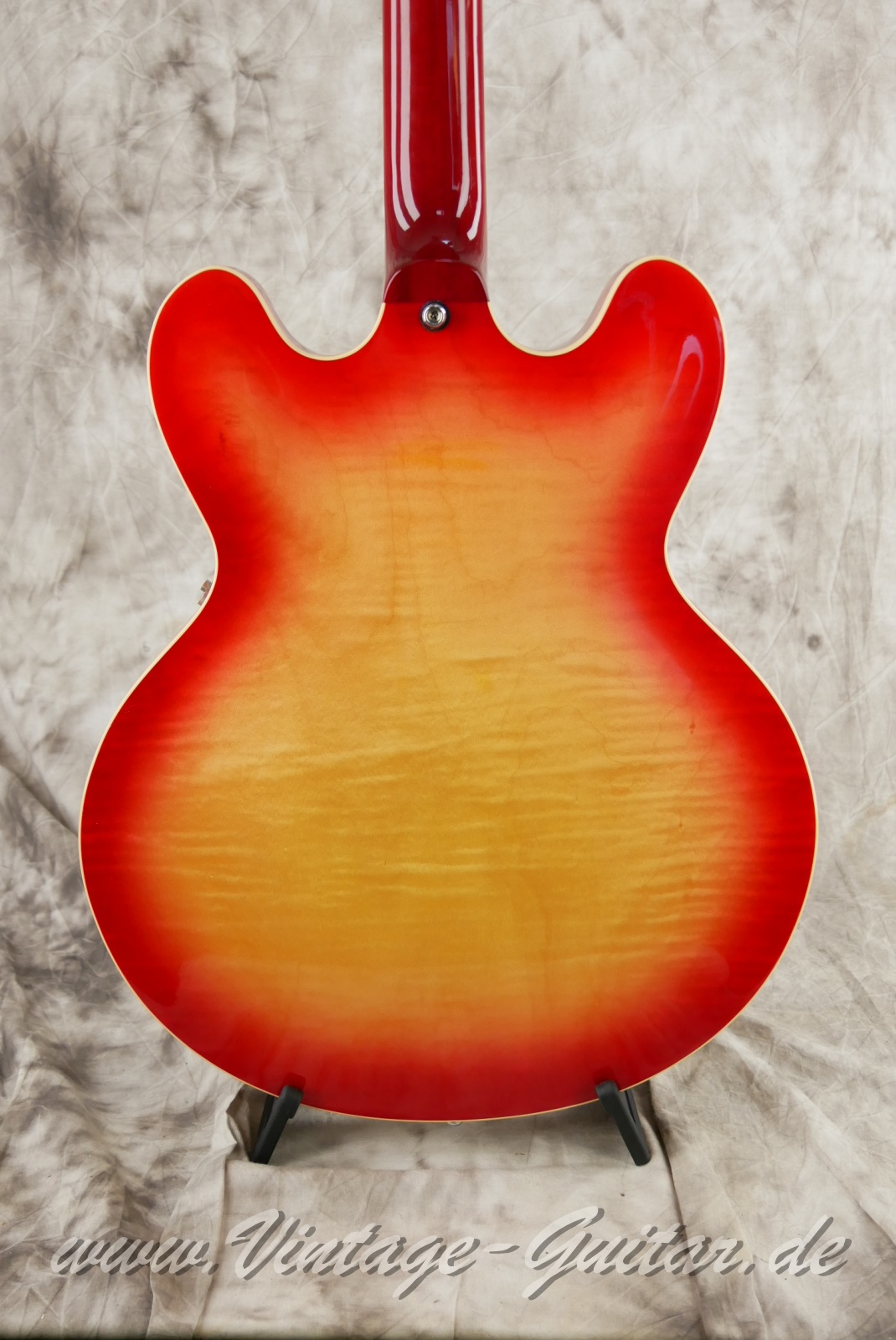 img/vintage/6408/Gibson_ES_335_cherry_sunburst_USA_2010-008.JPG