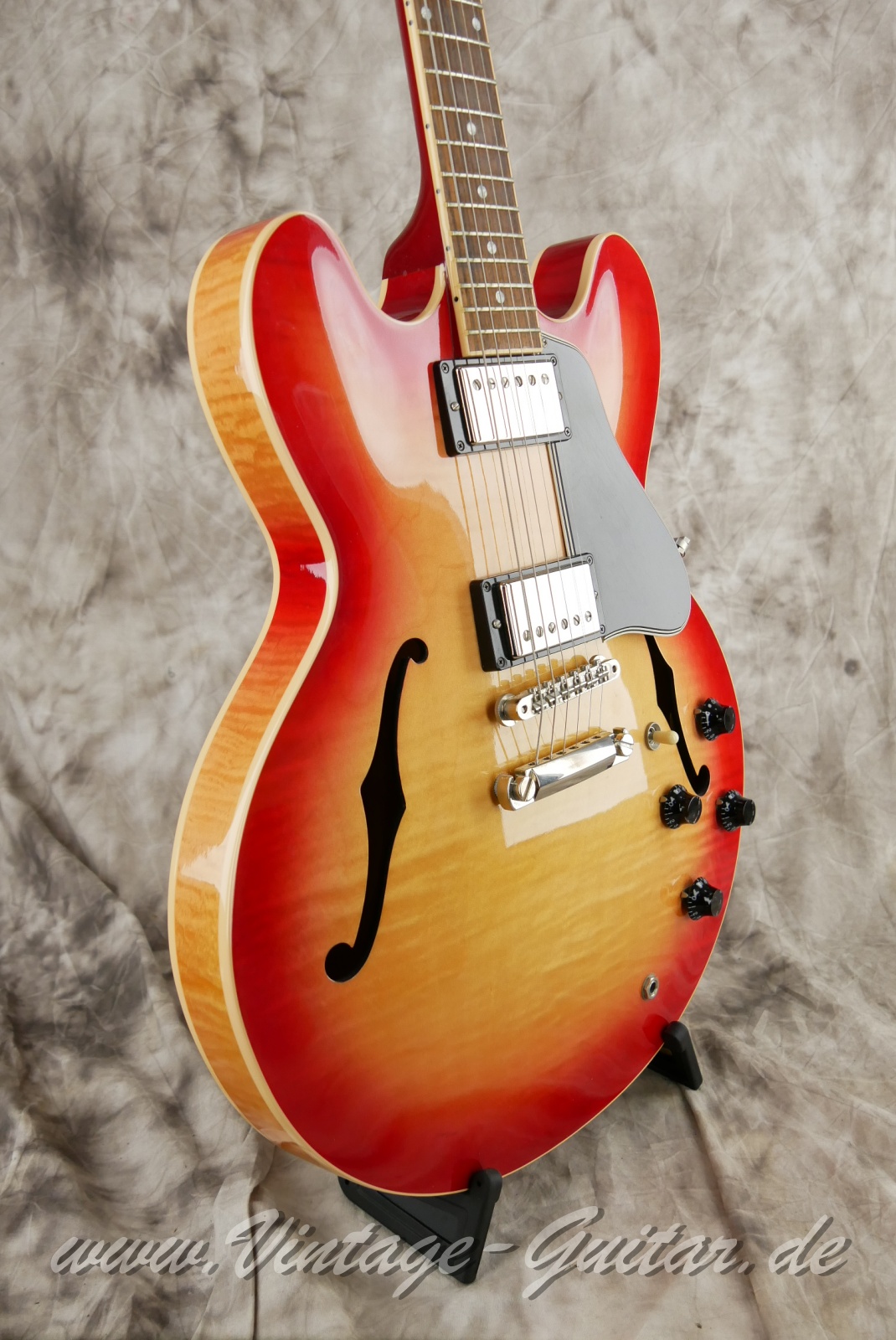 img/vintage/6408/Gibson_ES_335_cherry_sunburst_USA_2010-009.JPG