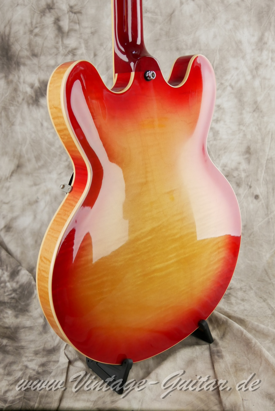 img/vintage/6408/Gibson_ES_335_cherry_sunburst_USA_2010-011.JPG