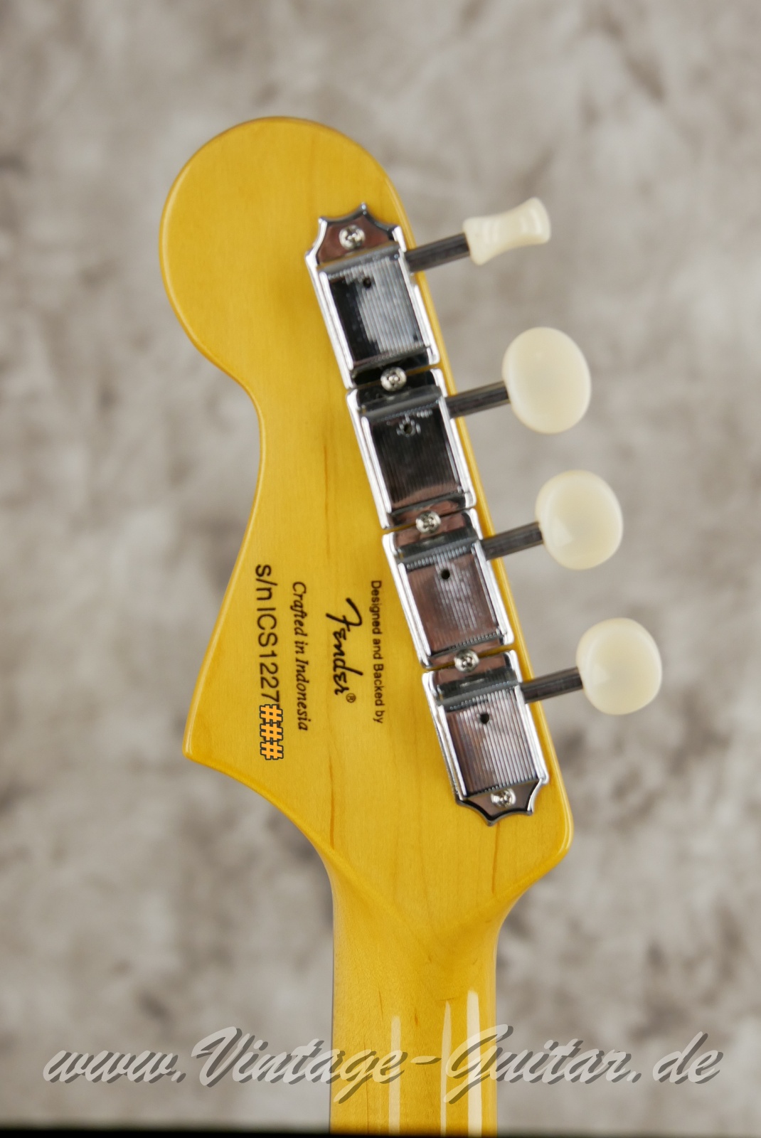 img/vintage/6410/Fender_Mando_Strat_sunburst_Indonesia_2013-004.JPG