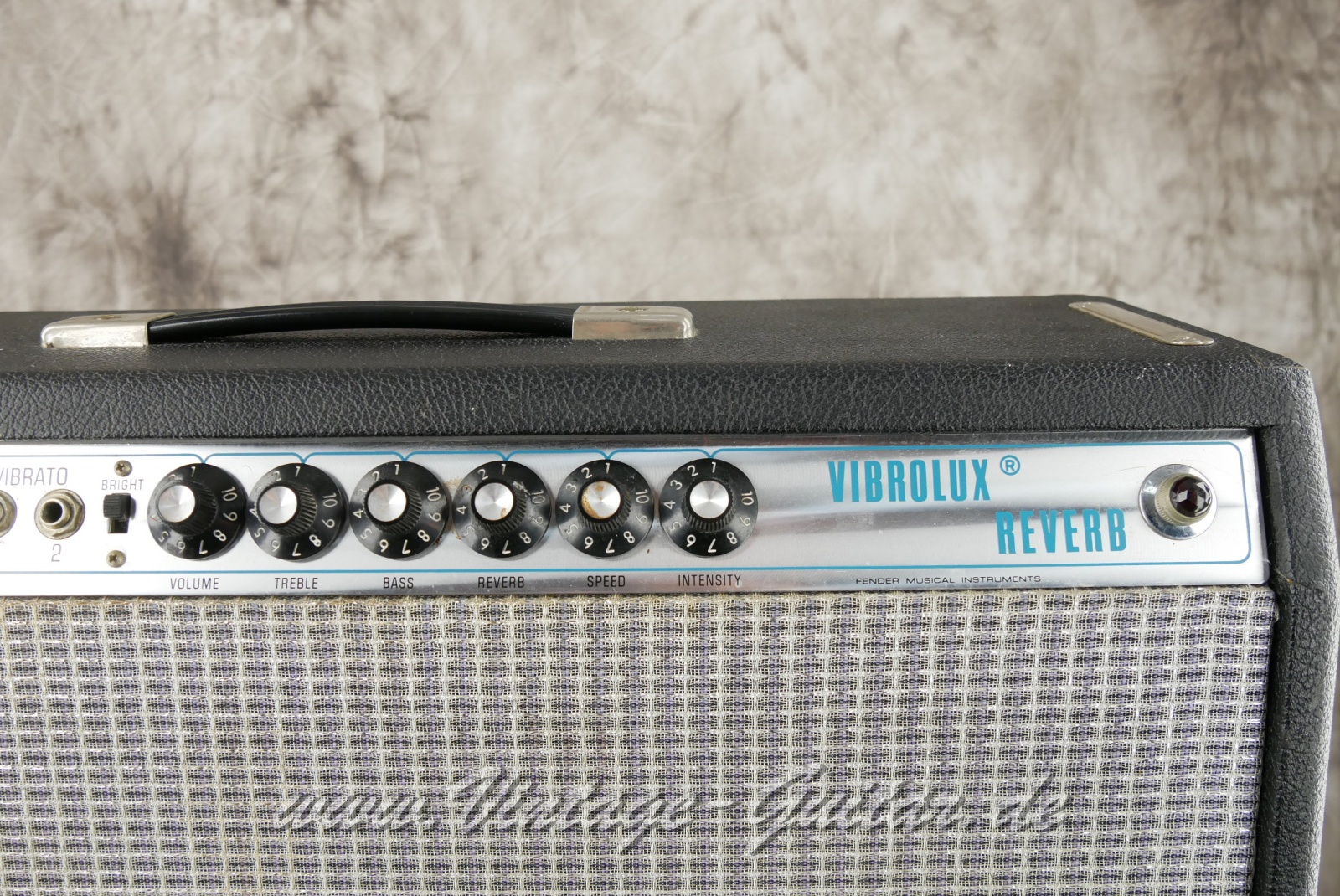 img/vintage/6413/Fender_Blues_Junior_black_panel_PR295_Mexico_2010-008.JPG
