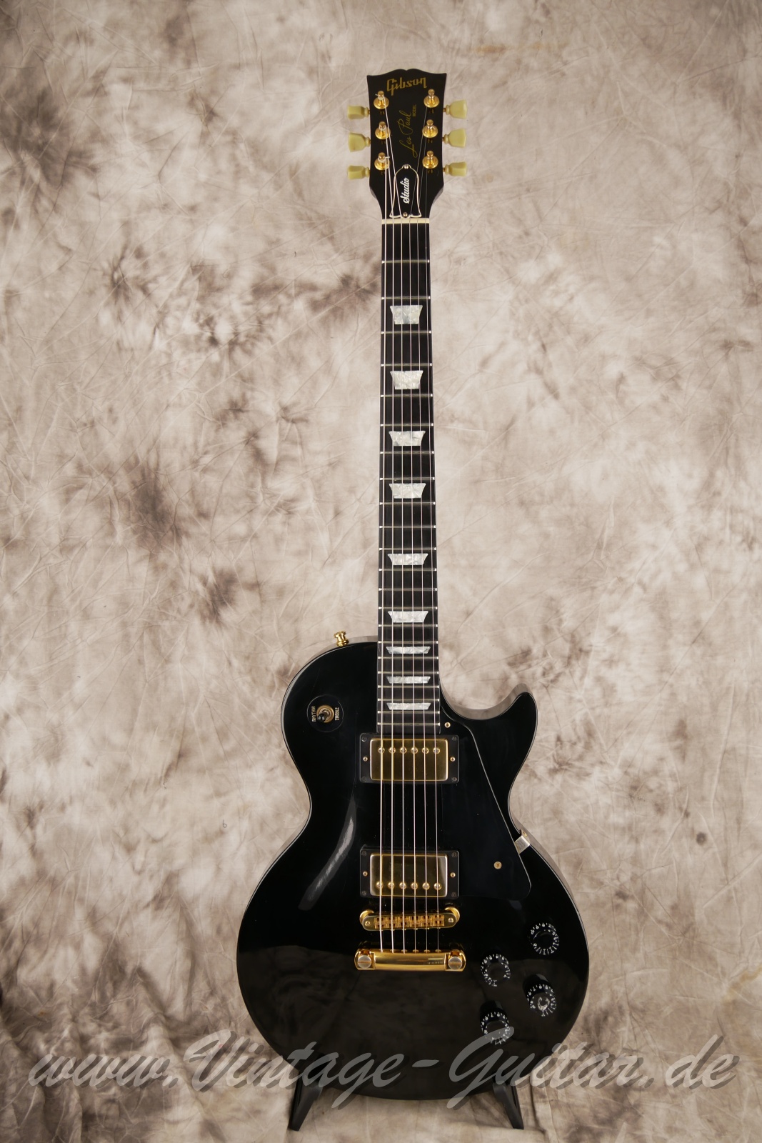 Gibson-Les-Paul-Studio-1993-black-001.JPG