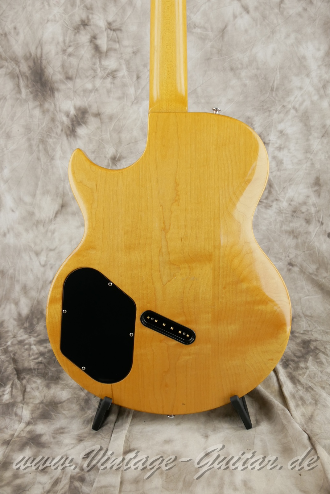 Gibson-L6S-Deluxe-1974-004.JPG