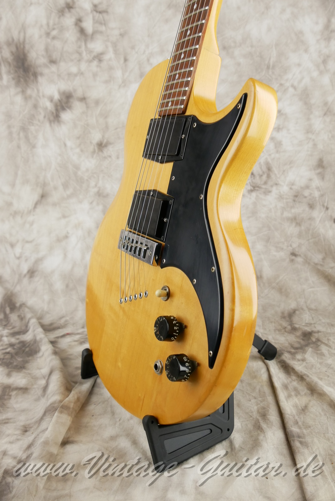 Gibson-L6S-Deluxe-1974-010.JPG