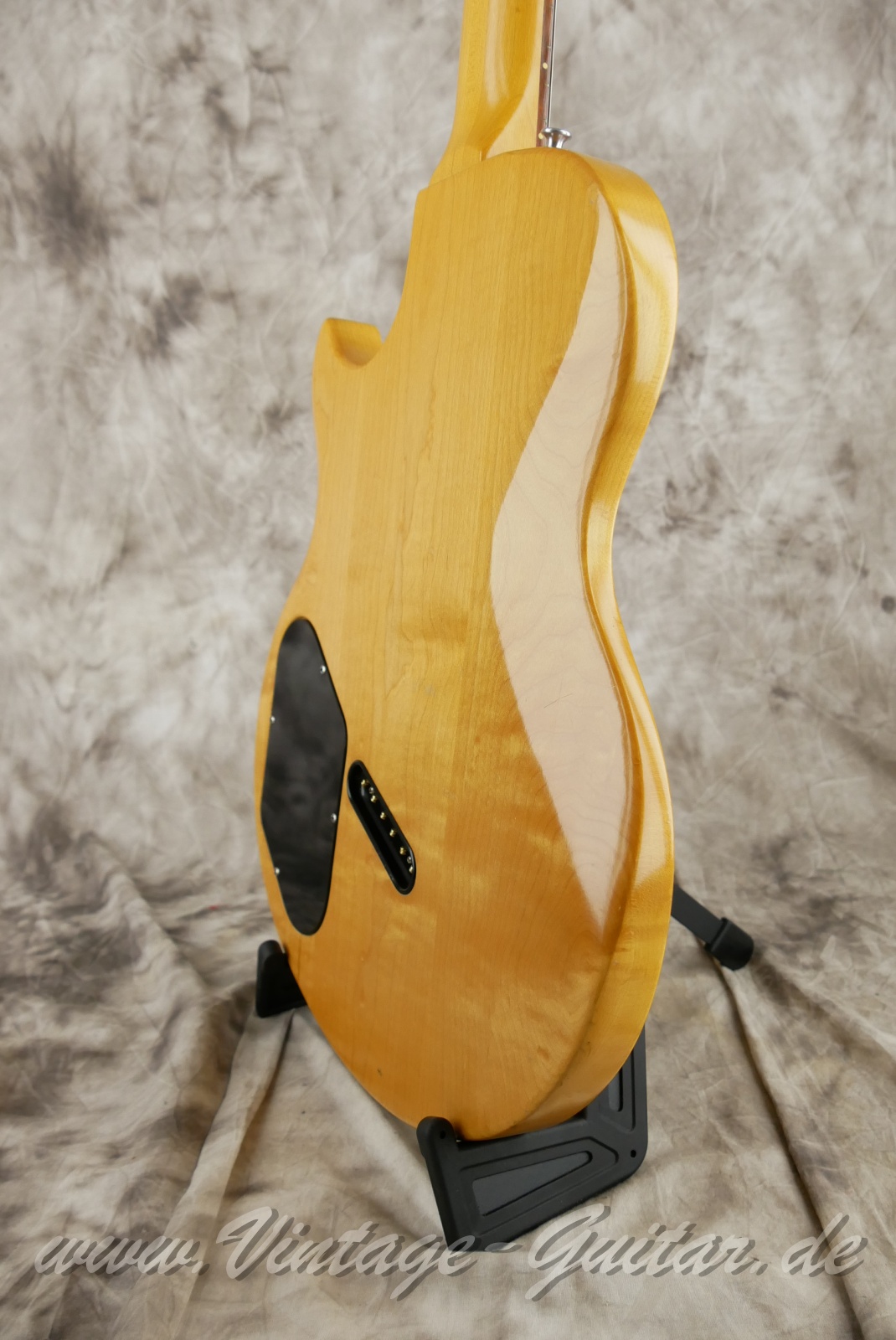 Gibson-L6S-Deluxe-1974-011.JPG