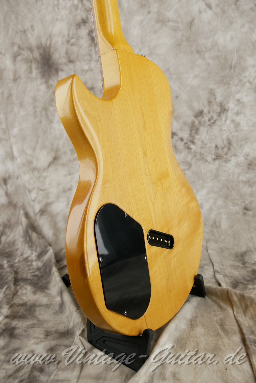 Gibson-L6S-Deluxe-1974-012.JPG