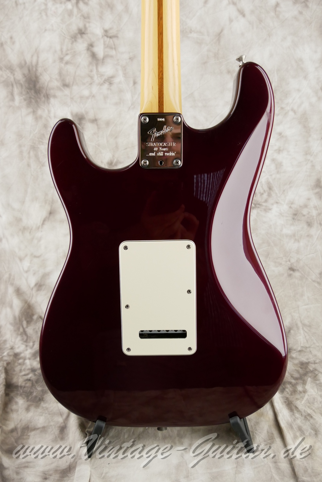 Fender-Stratocaster-American-Standard-40th-Anniversary-1994-midnight-wine-004.JPG