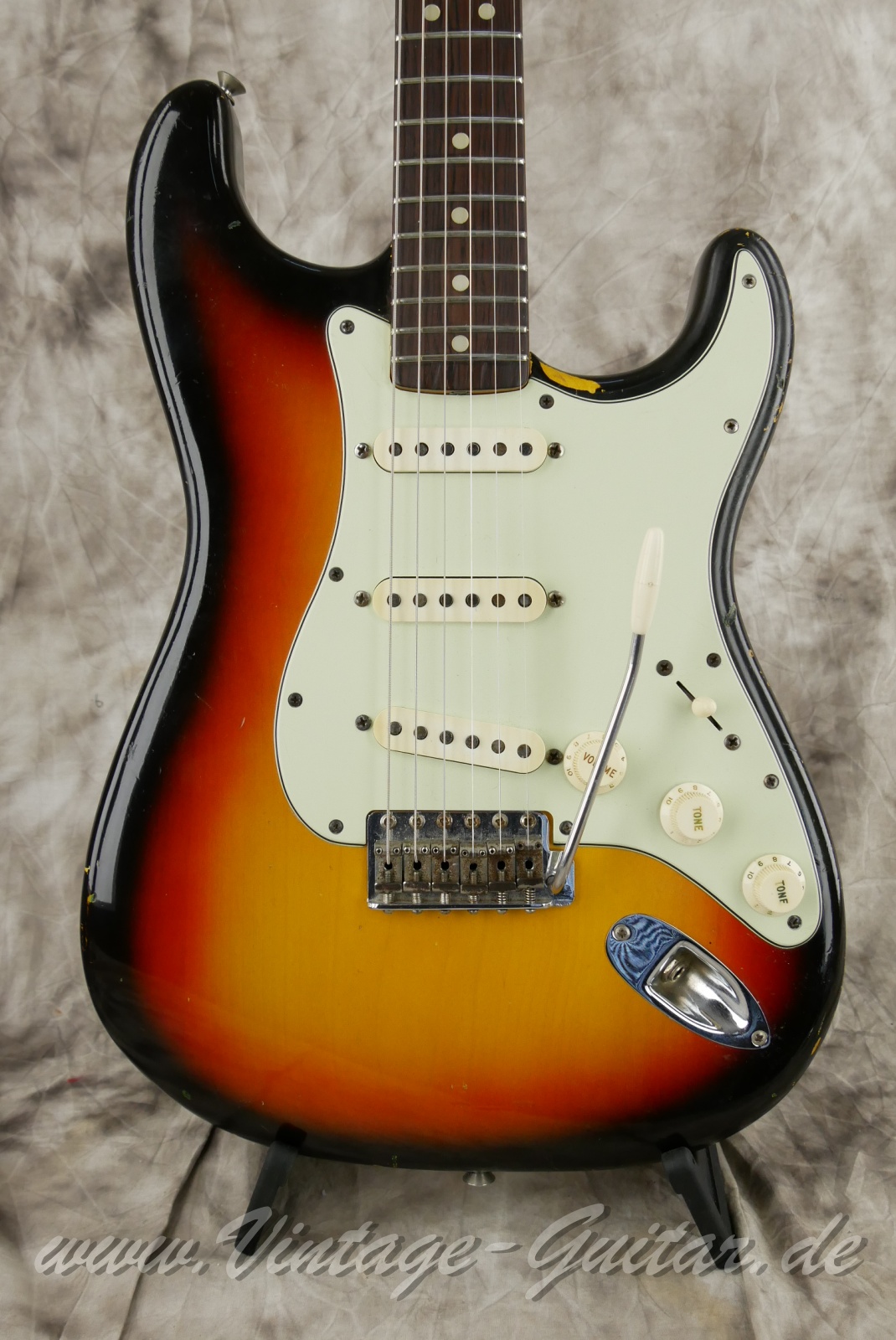 Fender-Stratocaster-1964-sunburst-003.JPG