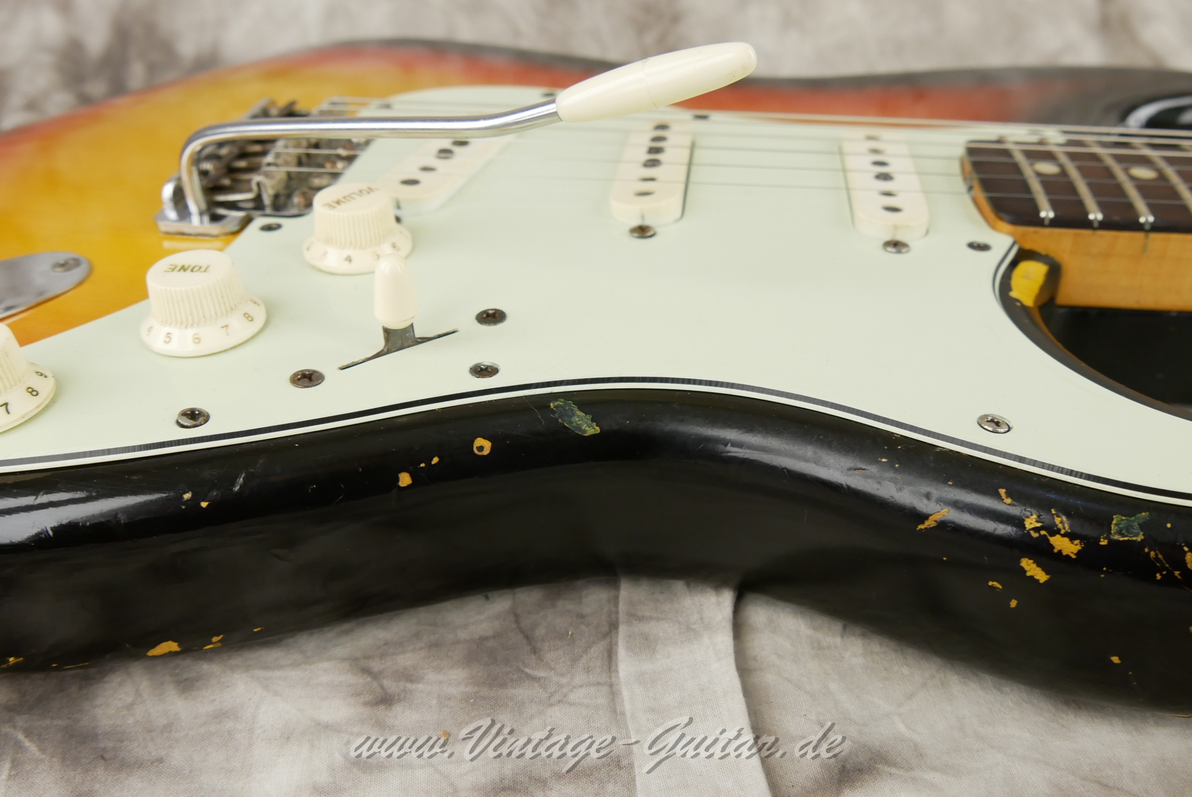 Fender-Stratocaster-1964-sunburst-022.JPG
