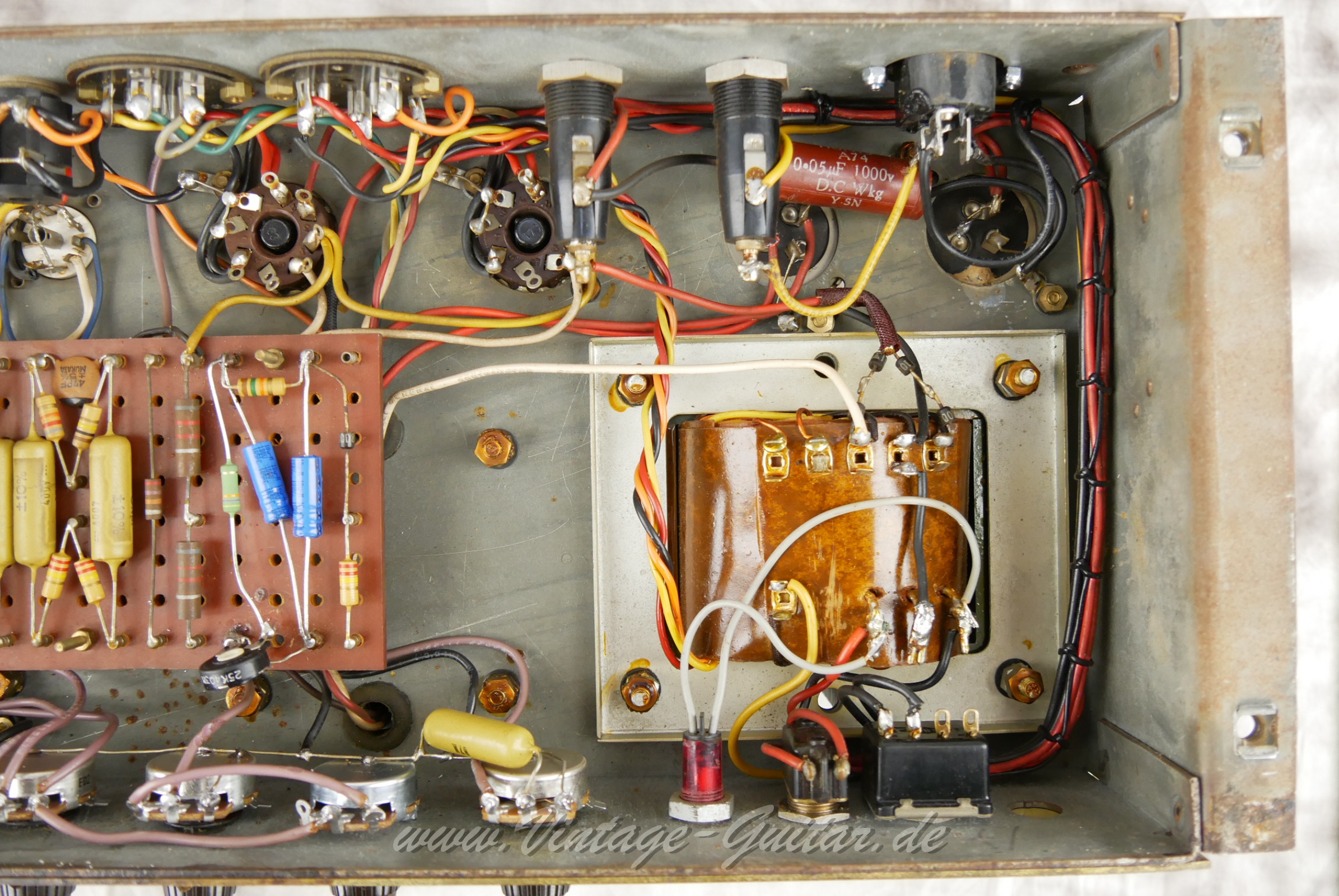 Marshall-Model-1986-Plexi-Bass-1968--009.JPG