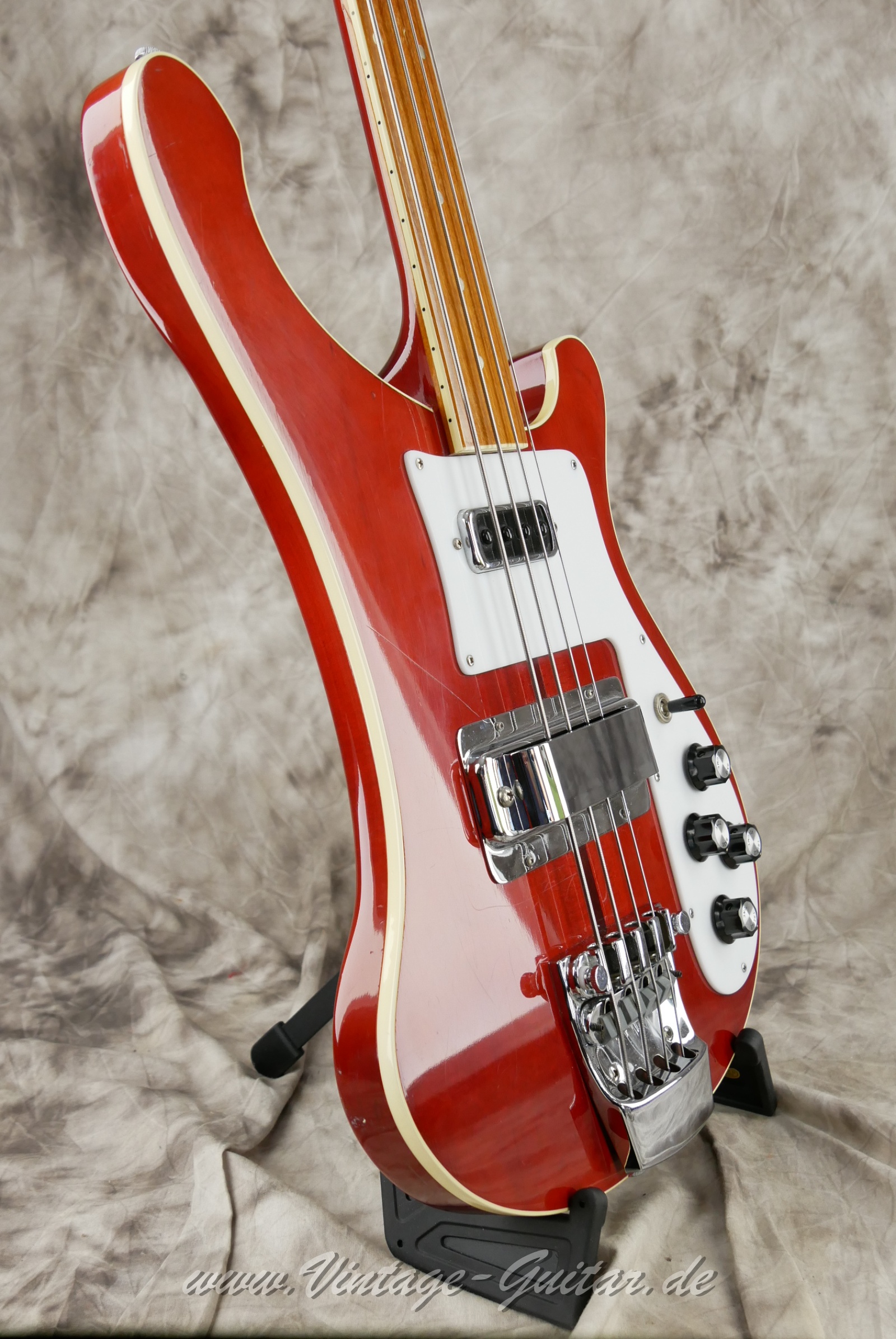 Rickenbacker_4001_FL_1978009.JPG