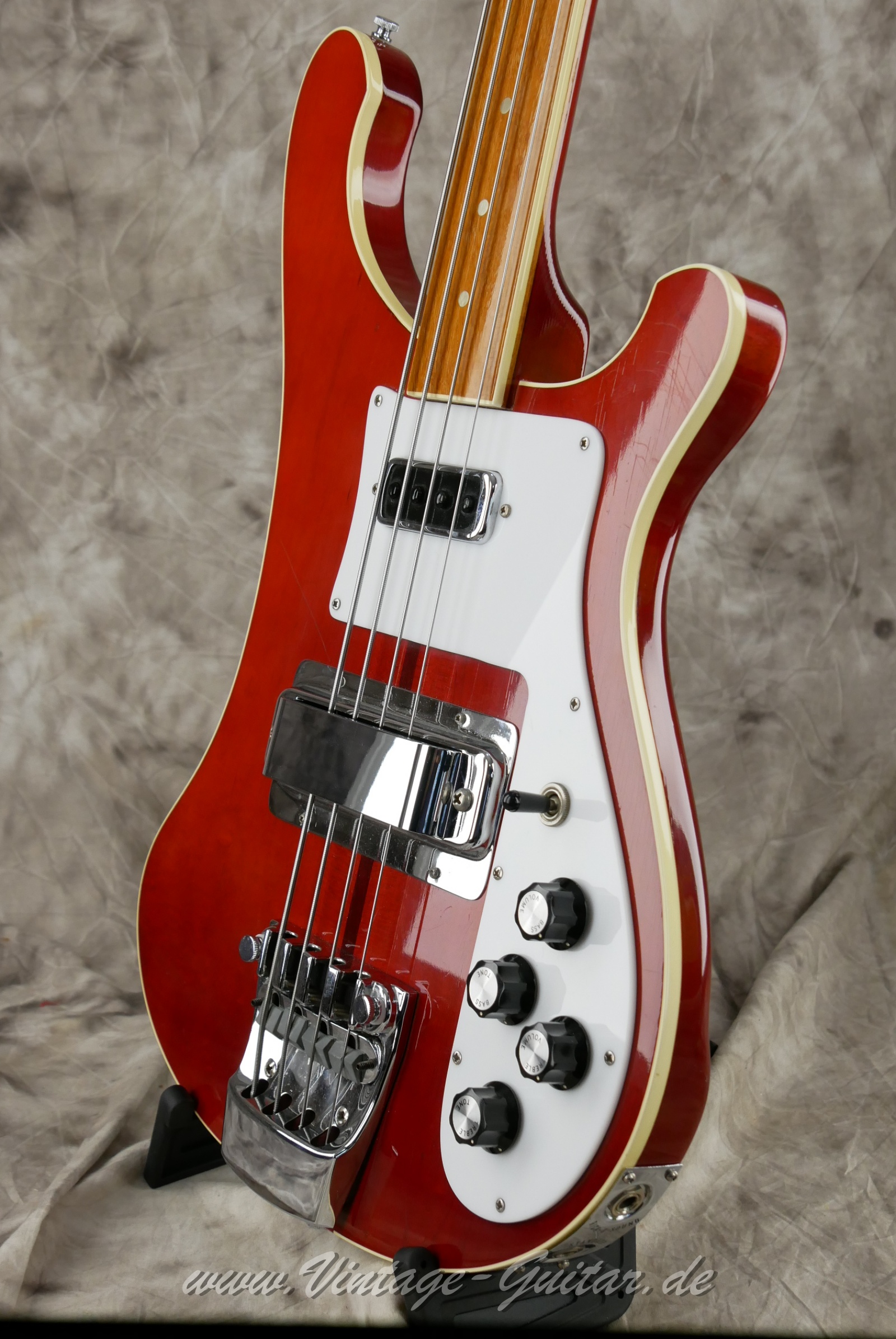 Rickenbacker_4001_FL_1978010.JPG