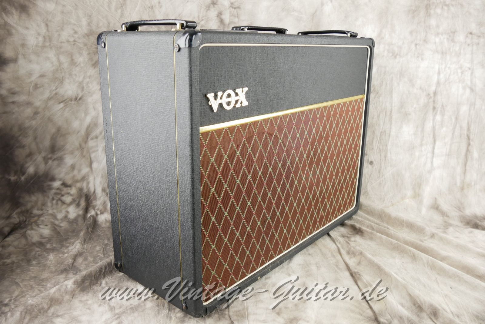 Vox_AC_30_Treble_copper_panel_blue_bulldog_GB_1964-003.JPG