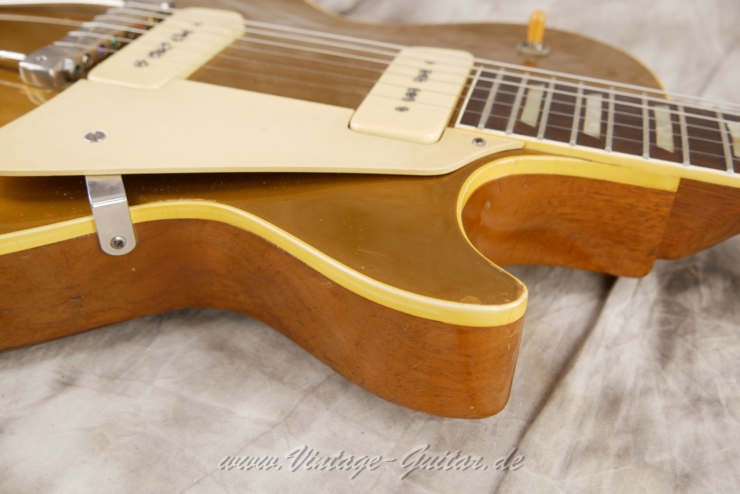 Gibson-Les-Paul-Goldtop-1953-018.JPG