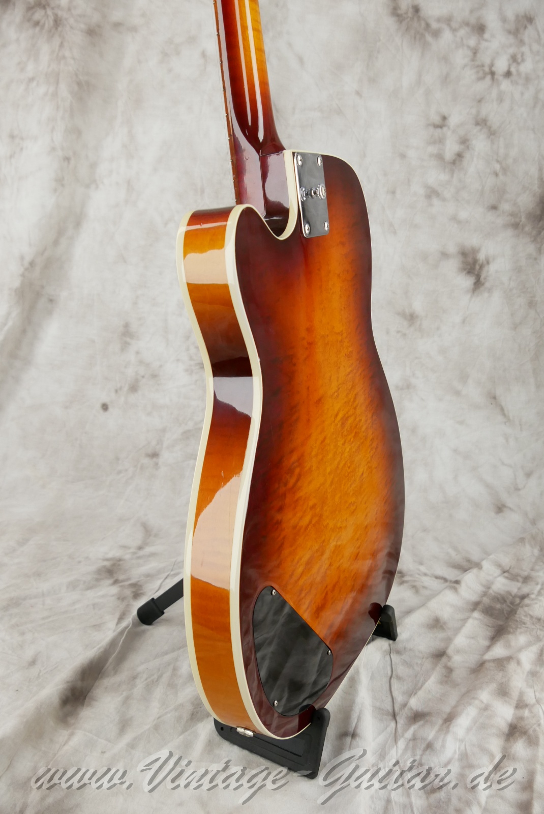 dobro_dobrolectric_p90_resonator_2000_sunburst_USA-011.jpg