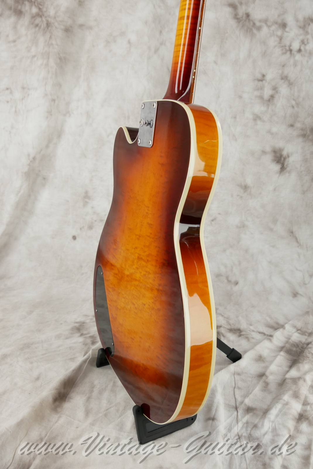 dobro_dobrolectric_p90_resonator_2000_sunburst_USA-012.jpg