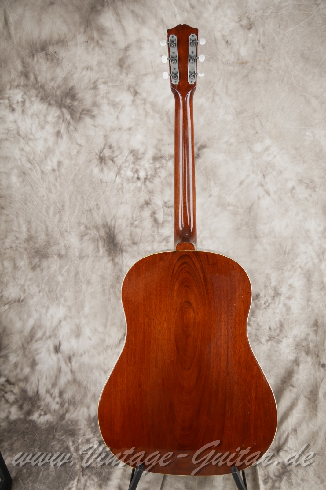 Gibson-J-35-1939-pre-war-002.JPG