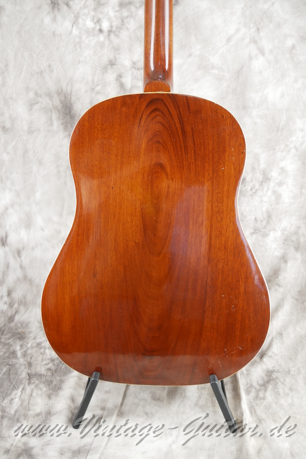 Gibson-J-35-1939-pre-war-004.JPG