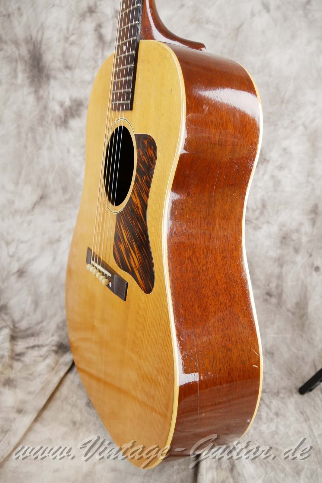 Gibson-J-35-1939-pre-war-010.JPG