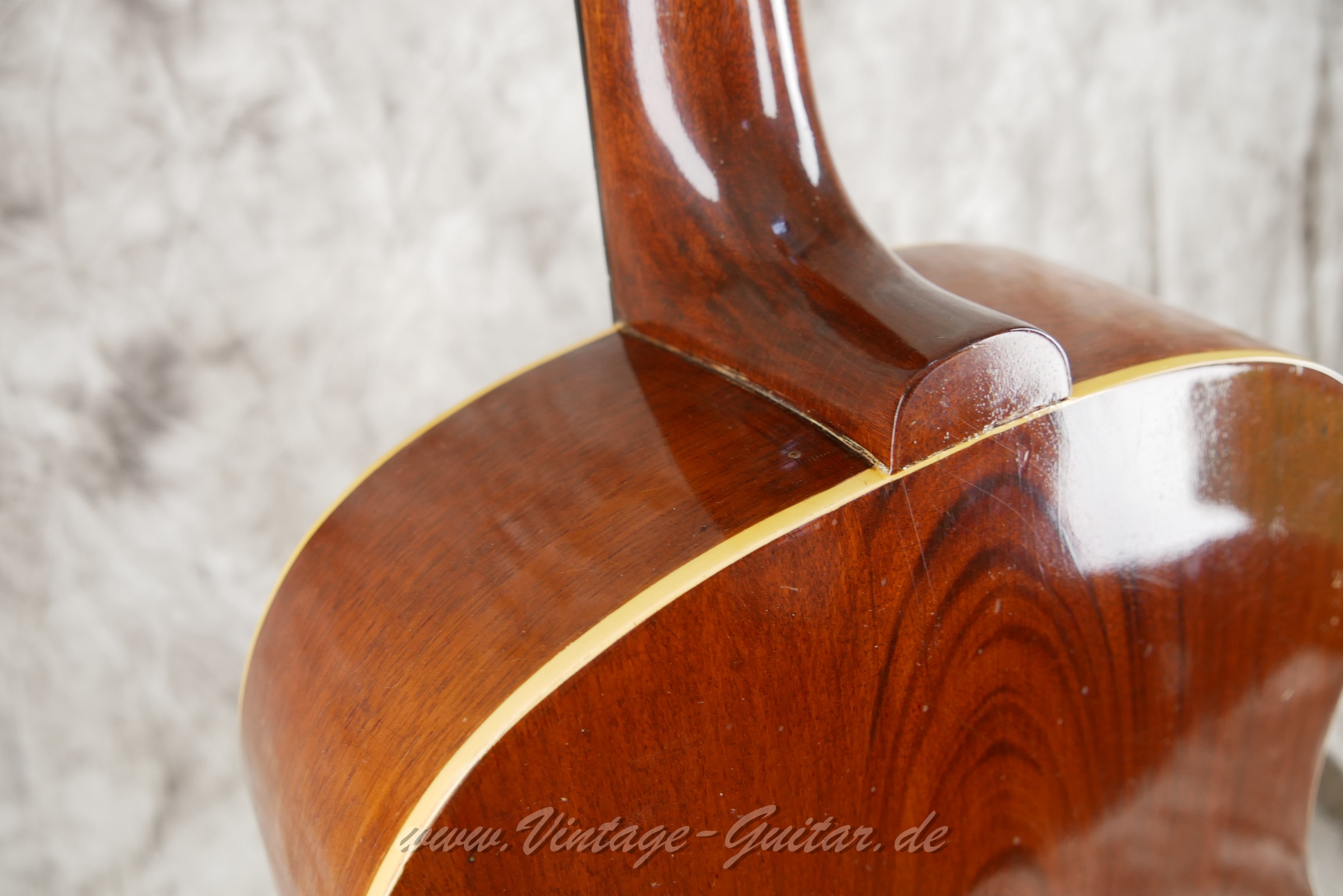 Gibson-J-35-1939-pre-war-013.JPG