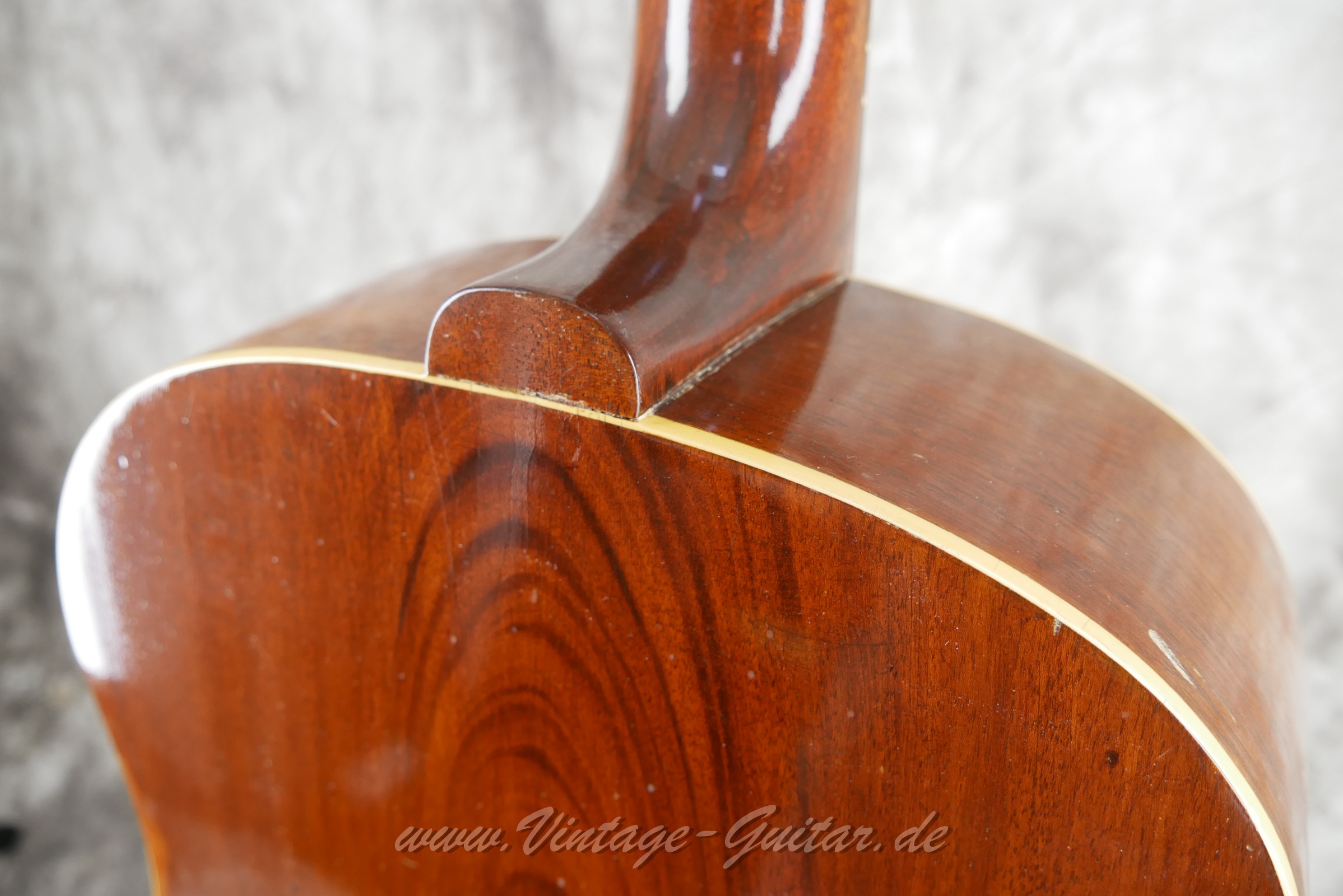 Gibson-J-35-1939-pre-war-014.JPG