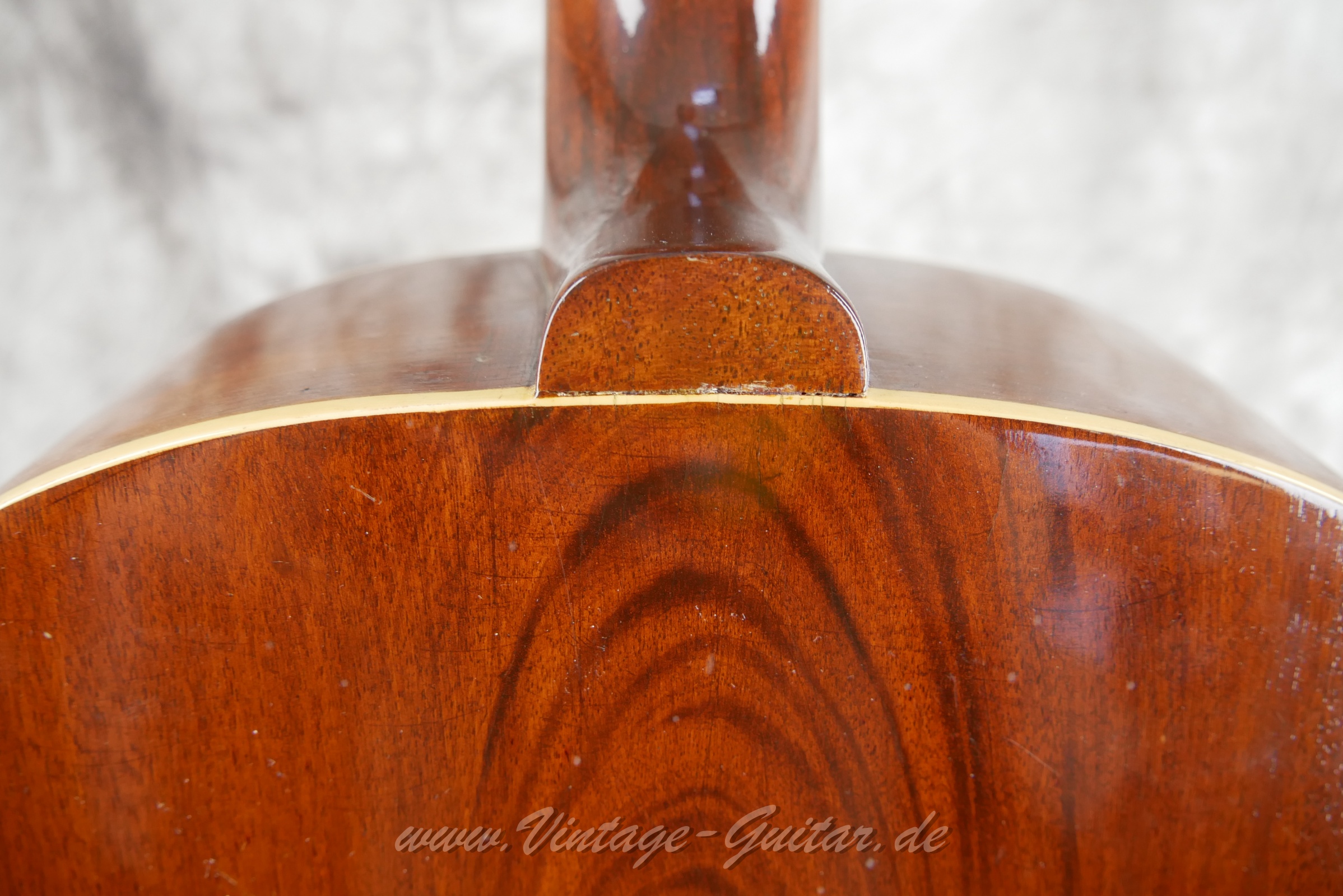 Gibson-J-35-1939-pre-war-015.JPG