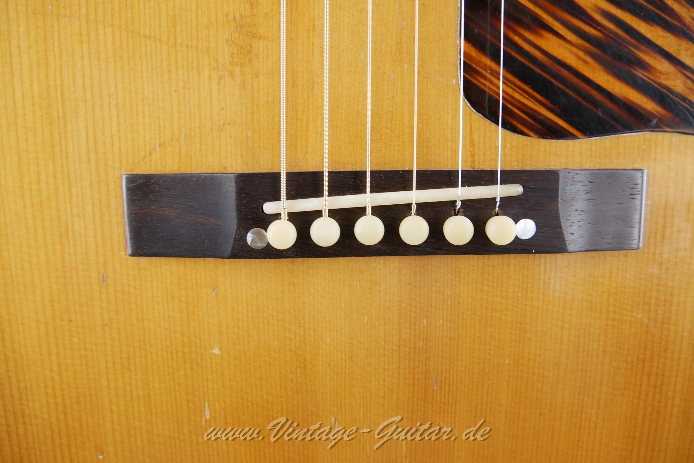 Gibson-J-35-1939-pre-war-016.JPG