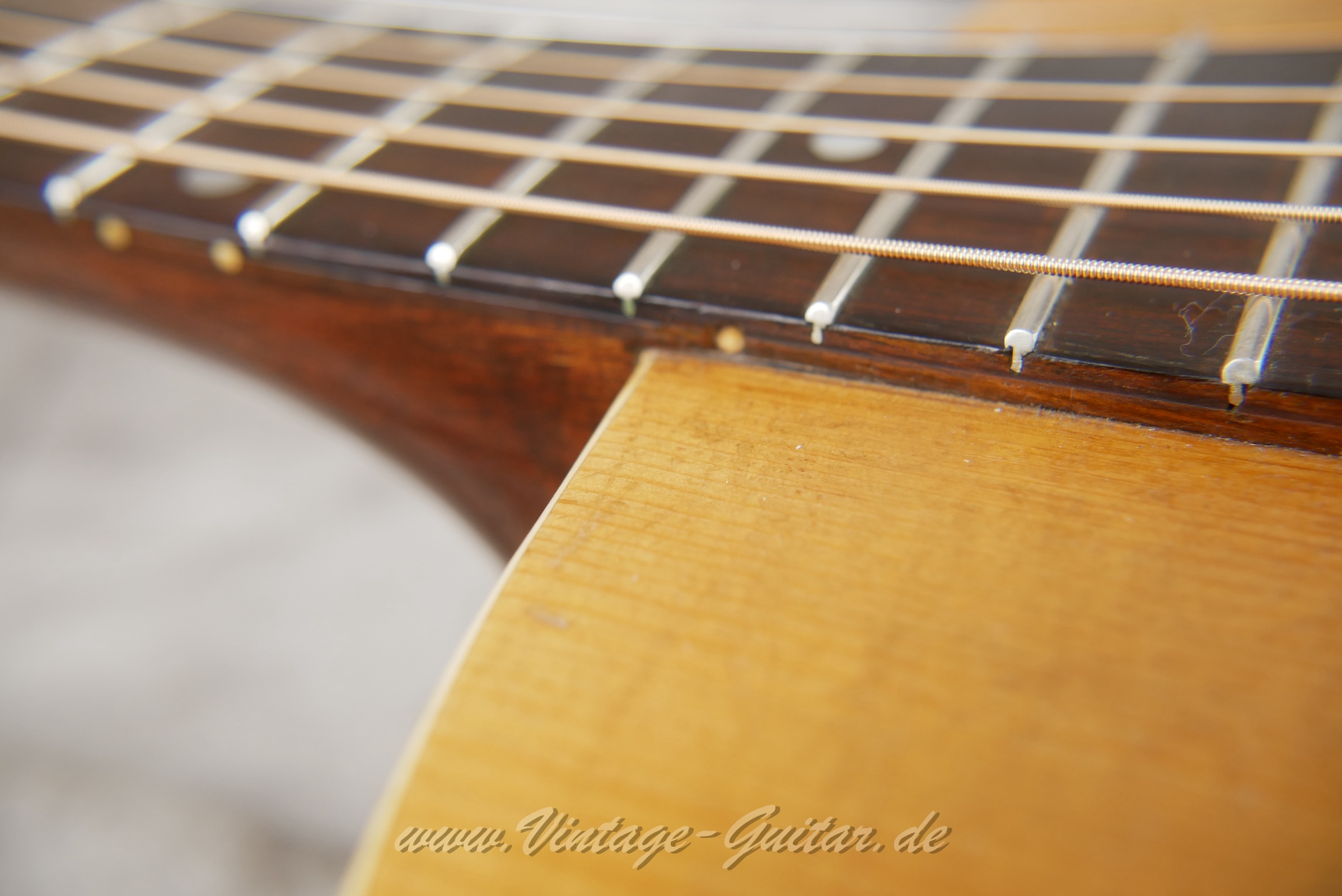 Gibson-J-35-1939-pre-war-020.JPG