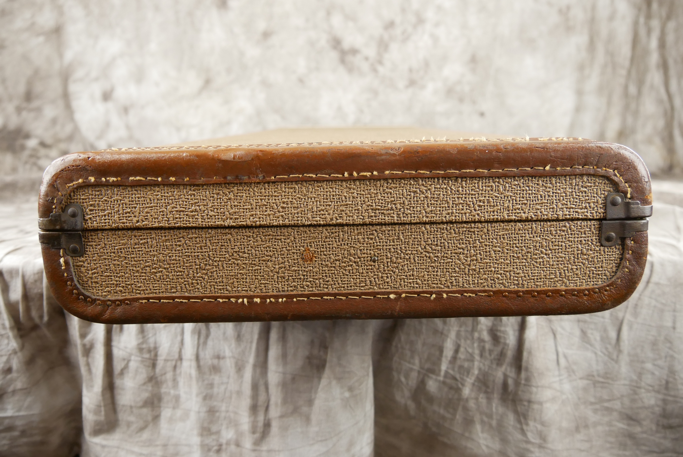 img/vintage/6450/Fender_1962_Brown_Case_Strat_Tele018.jpg