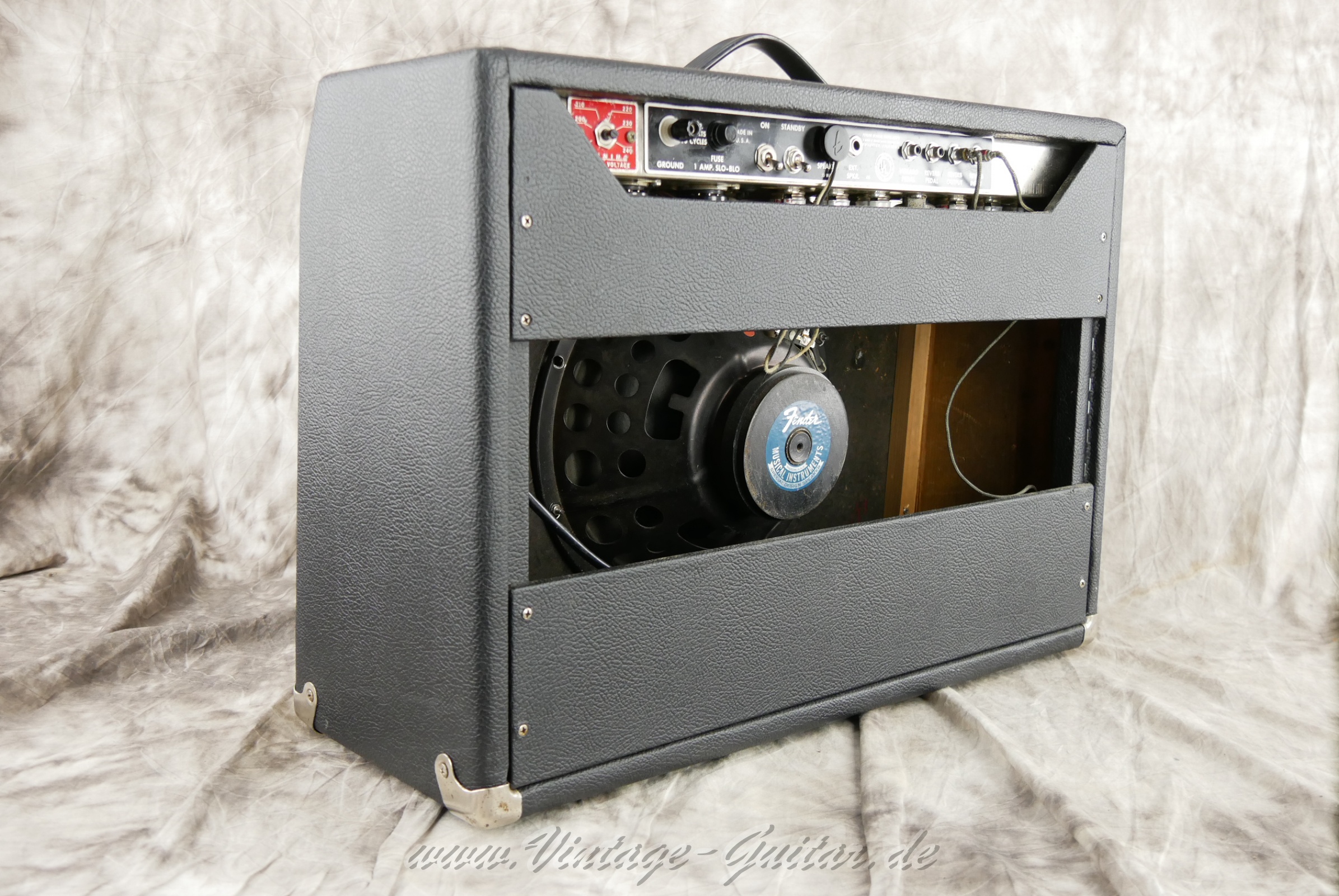 fender_deluxe_reverb_blackface_1965_usa-005.jpg