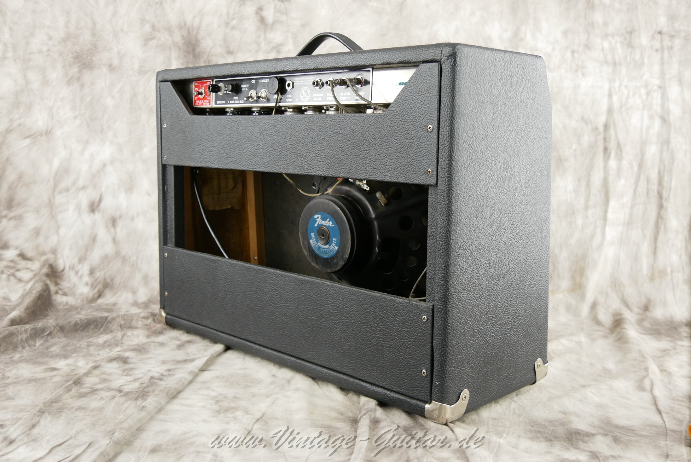 fender_deluxe_reverb_blackface_1965_usa-006.jpg