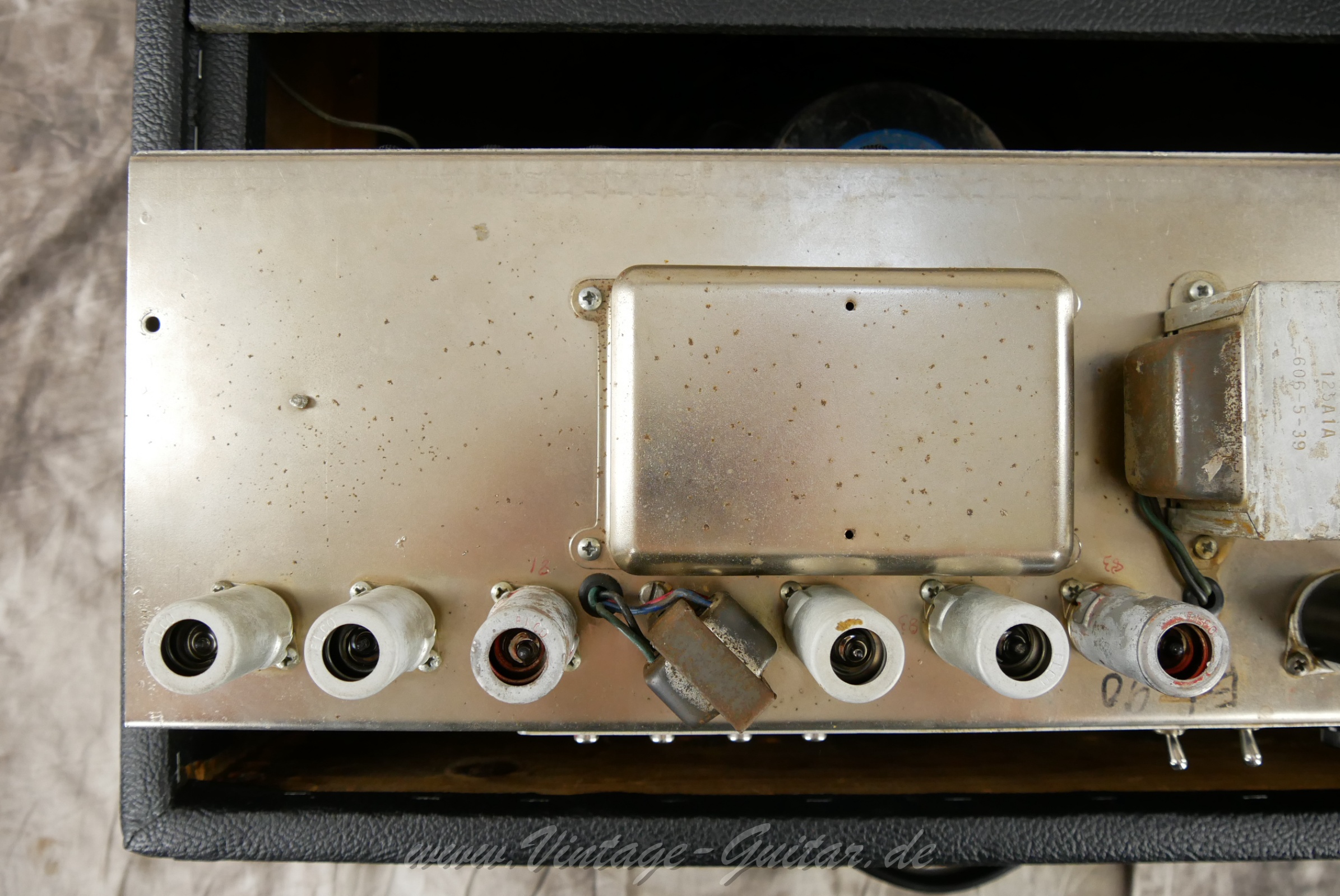 fender_deluxe_reverb_blackface_1965_usa-008.jpg